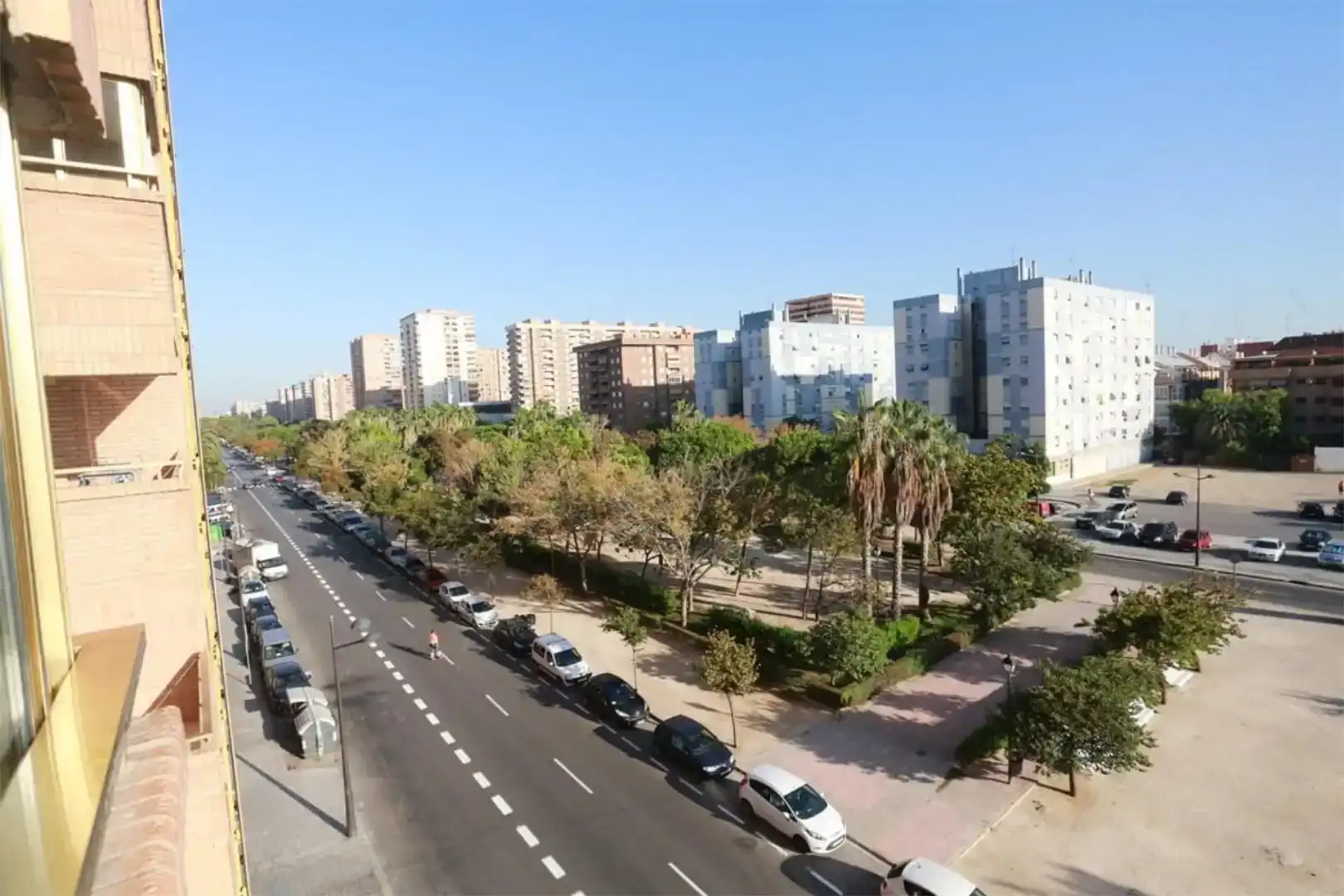 Vista exterior de Apartament de lloguer en  Valencia Capital amb Aire condicionat