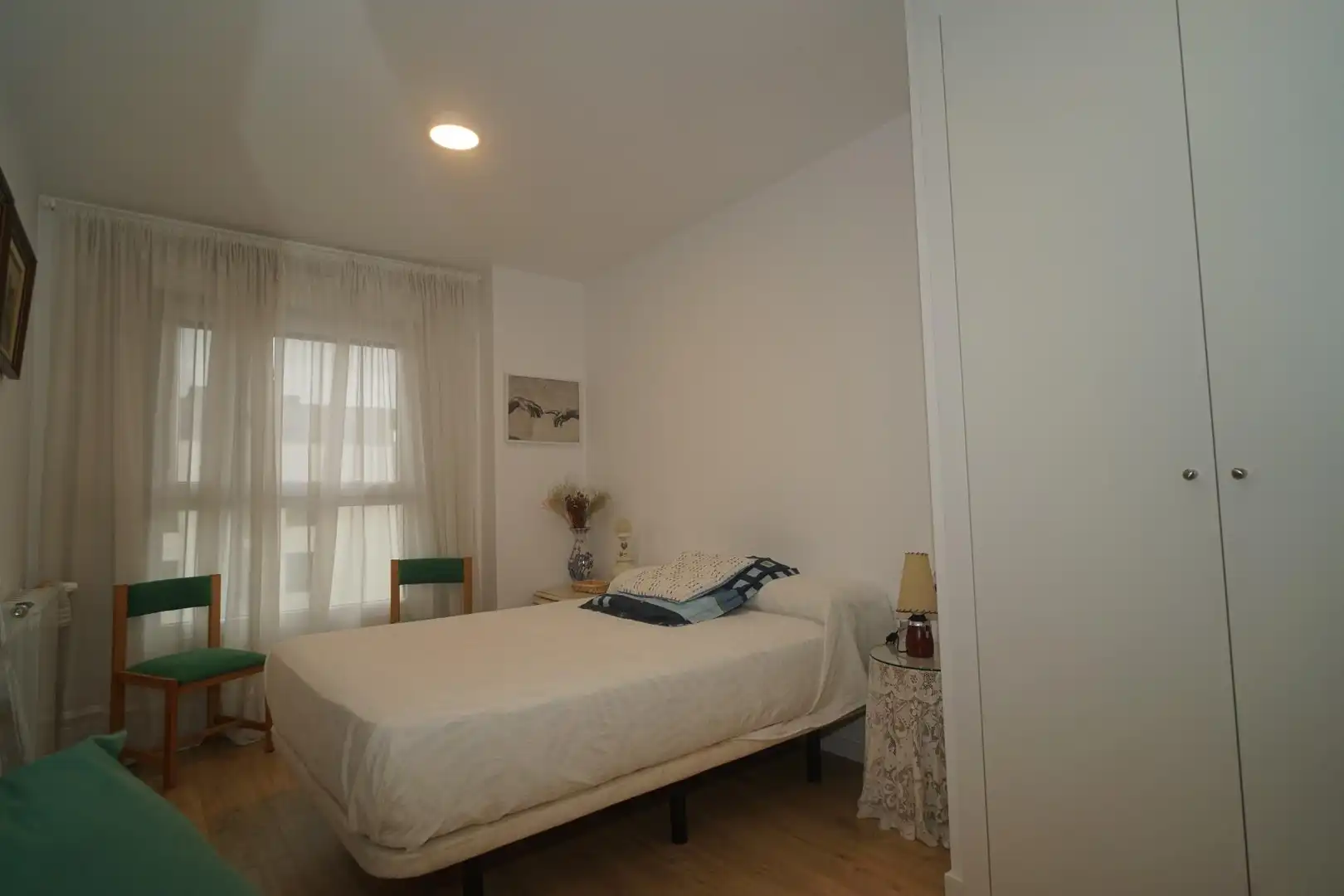 Schlafzimmer von Wohnung zur Miete in Santa Cruz de Bezana mit Parkett
