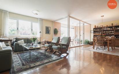 Living room of House or chalet for sale in Barañain  with Heating, Private garden and Parquet flooring