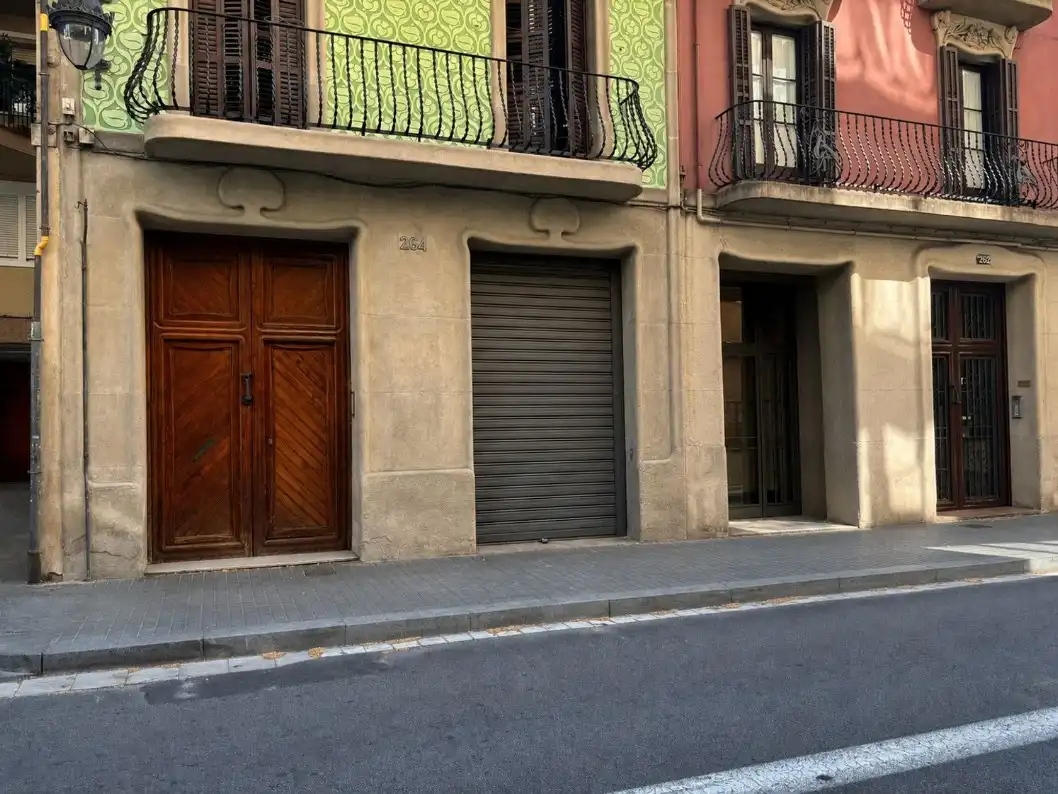 Vista exterior de Local de lloguer en Barcelona