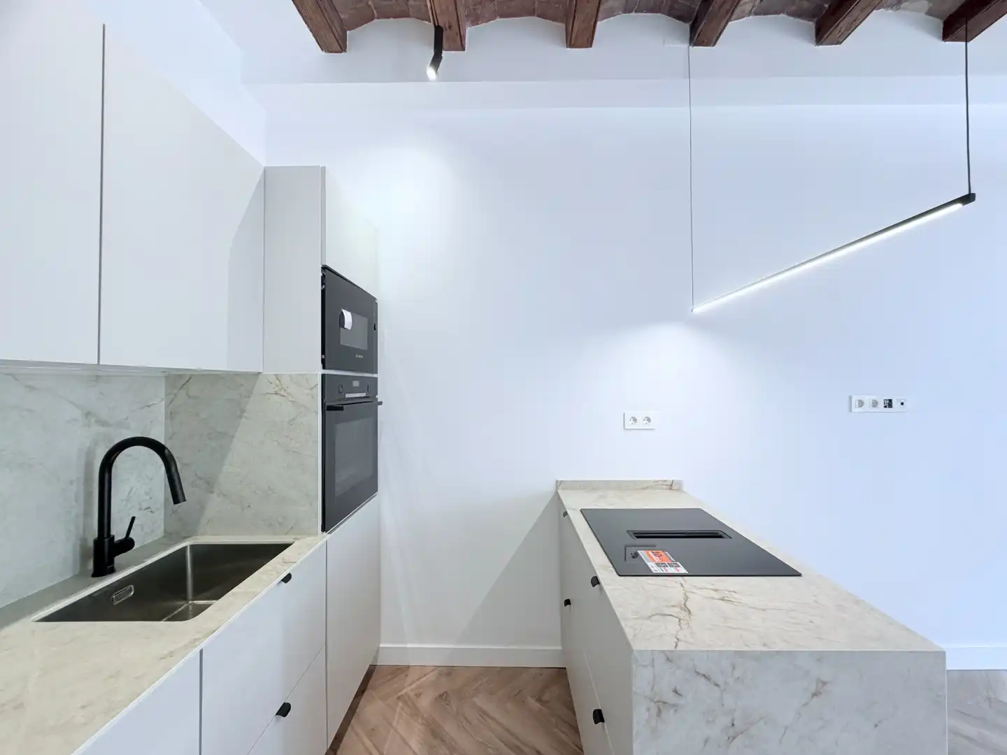 Kitchen of Flat for sale in Barcelona  with Air Conditioner, Heating and Parquet flooring