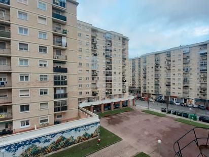 Vista exterior de Pis en venda en  Pamplona / Iruña amb Calefacció, Parquet i Terrassa