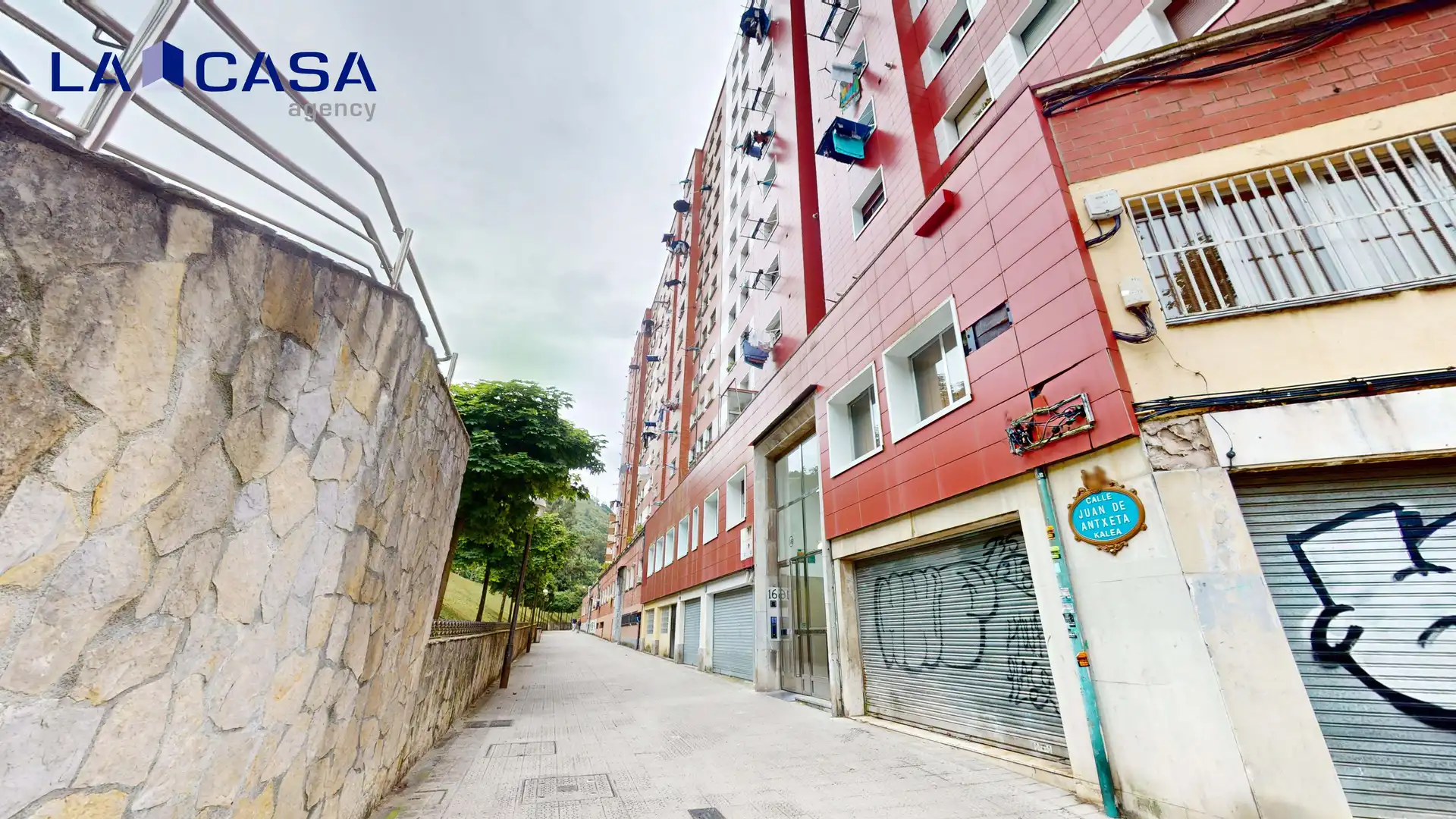 Außenansicht von Wohnung zum Verkauf in Bilbao  mit Heizung