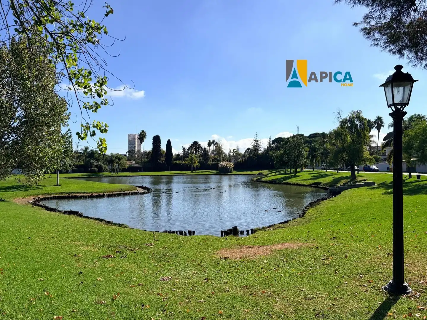 Casa a schiera con piscina in vendita a Los Barrios
