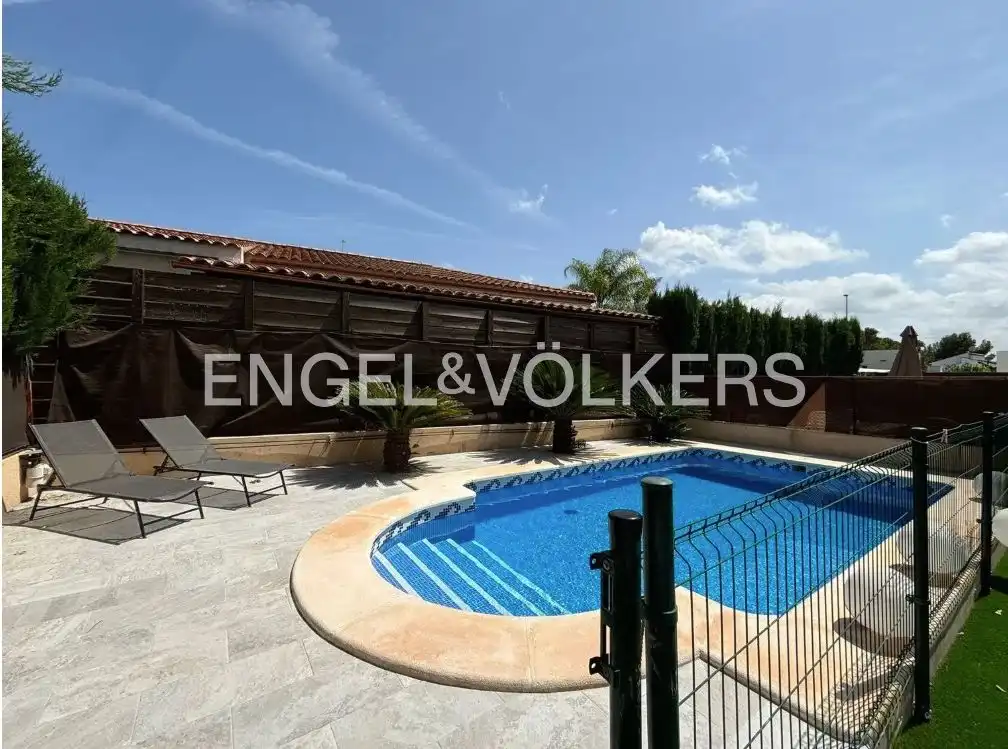 Detached homes for rent in San Antonio de Benagéber, Valencia