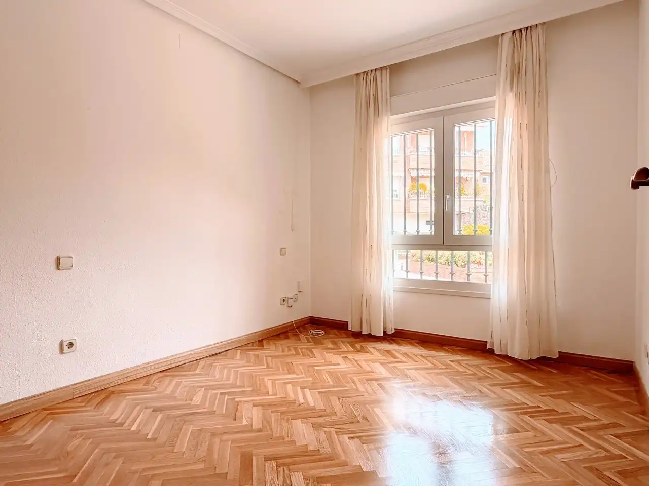 Schlafzimmer von Wohnung zur Miete in Pozuelo de Alarcón mit Klimaanlage, Heizung und Parkett