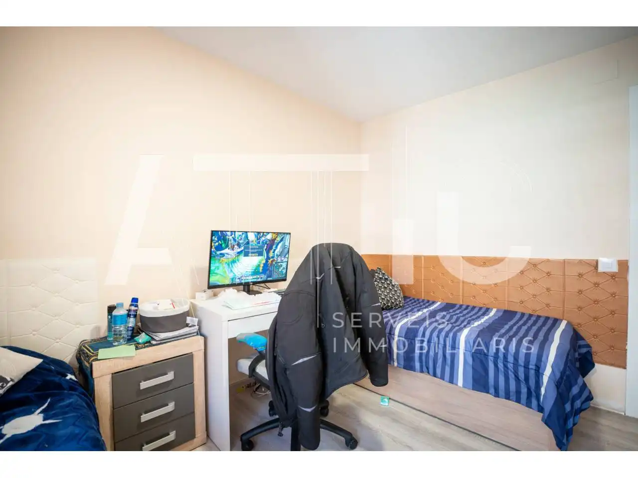 Habitación de Piso en venta en Sabadell con Aire acondicionado, Calefacción y Trastero