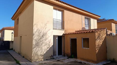 Foto 2 von Einfamilien-Reihenhaus zum Verkauf in Quismondo, Toledo