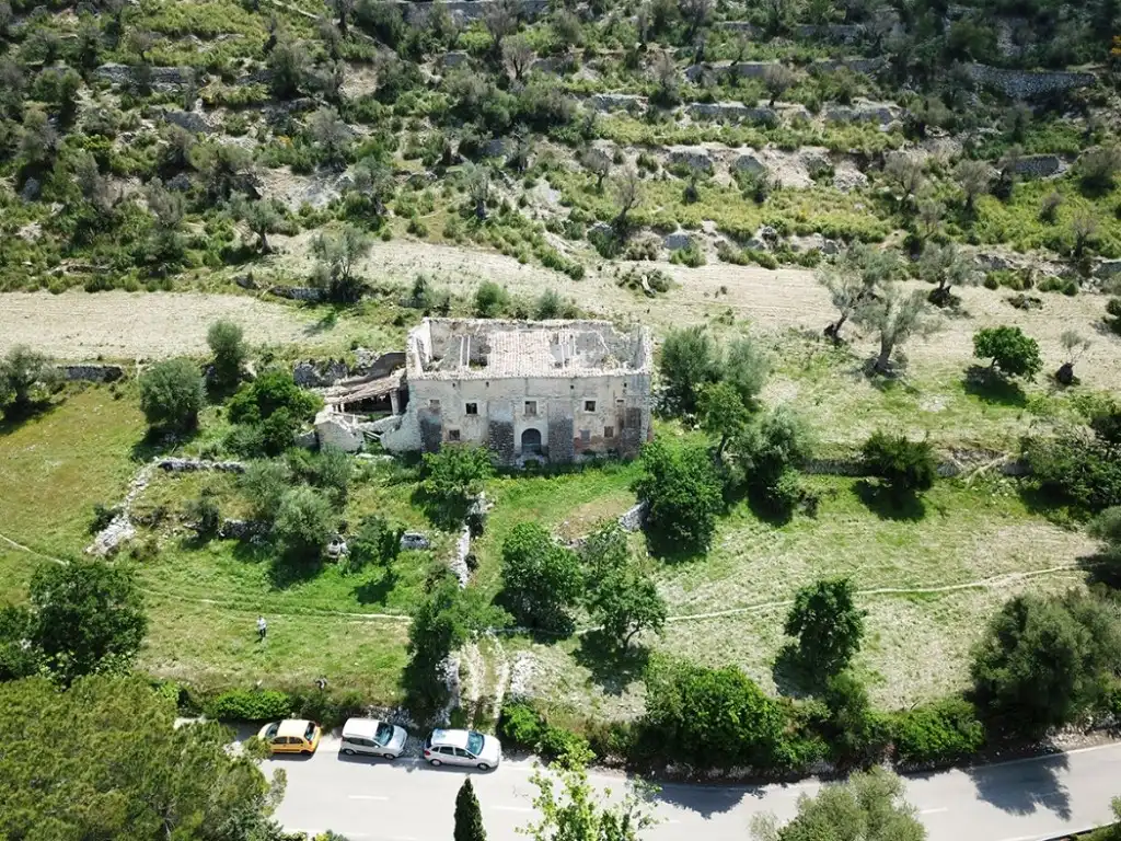 Maison rustique avec jardin à vendre à Alaró