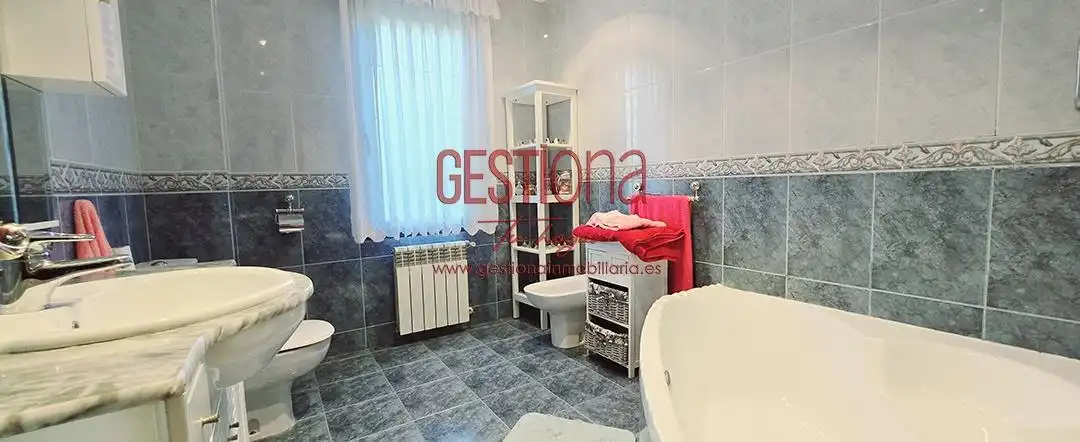 Bathroom of Houses for sale in Marina de Cudeyo  with Heating, Private garden and Terrace