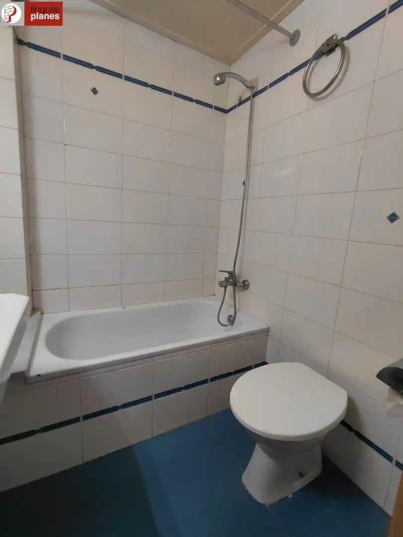 Baño de Piso en venta en La Seu d'Urgell con Calefacción, Terraza y Trastero