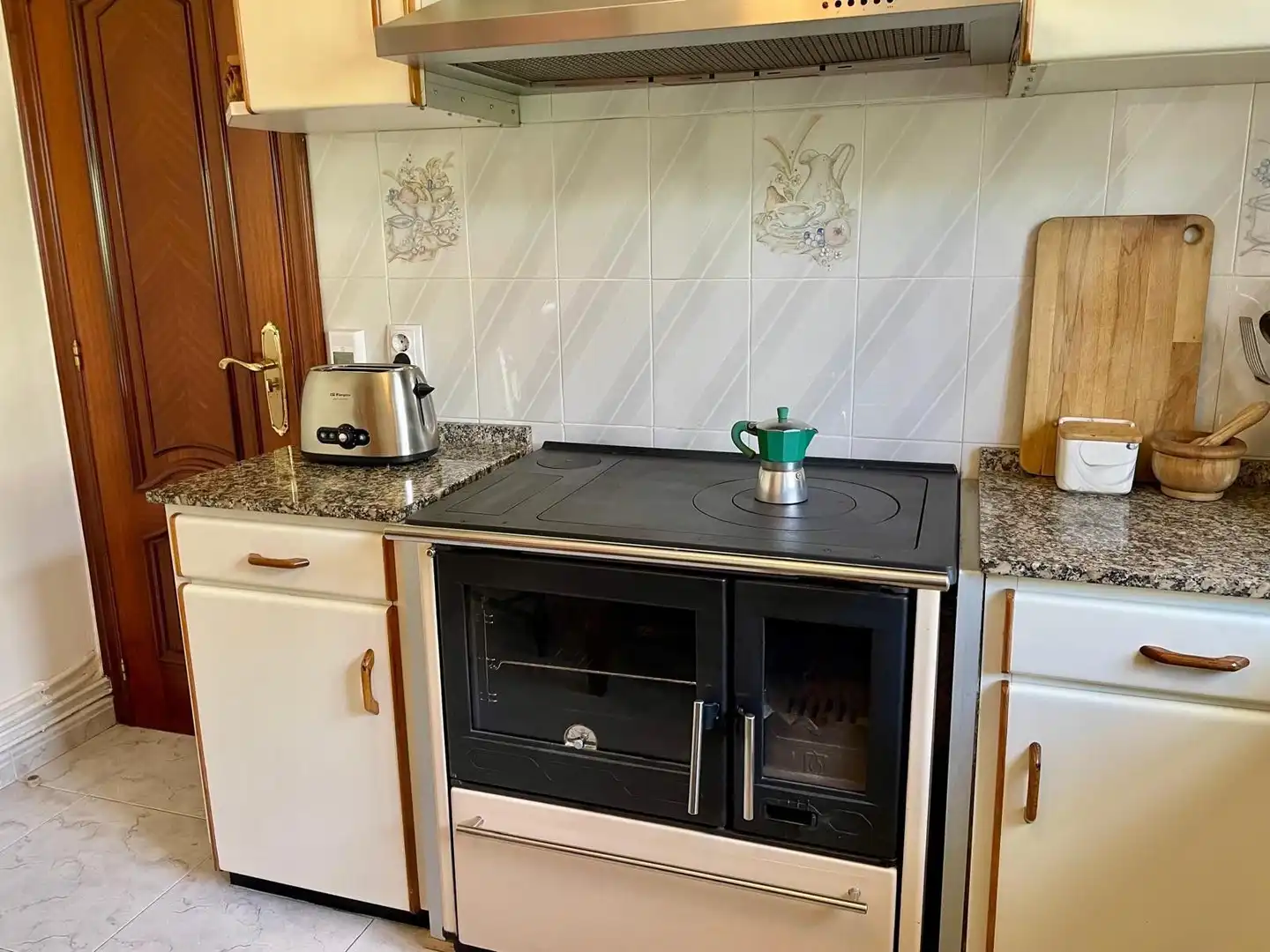Küche von Country house zum Verkauf in Narón mit Heizung, Privatgarten und Abstellraum