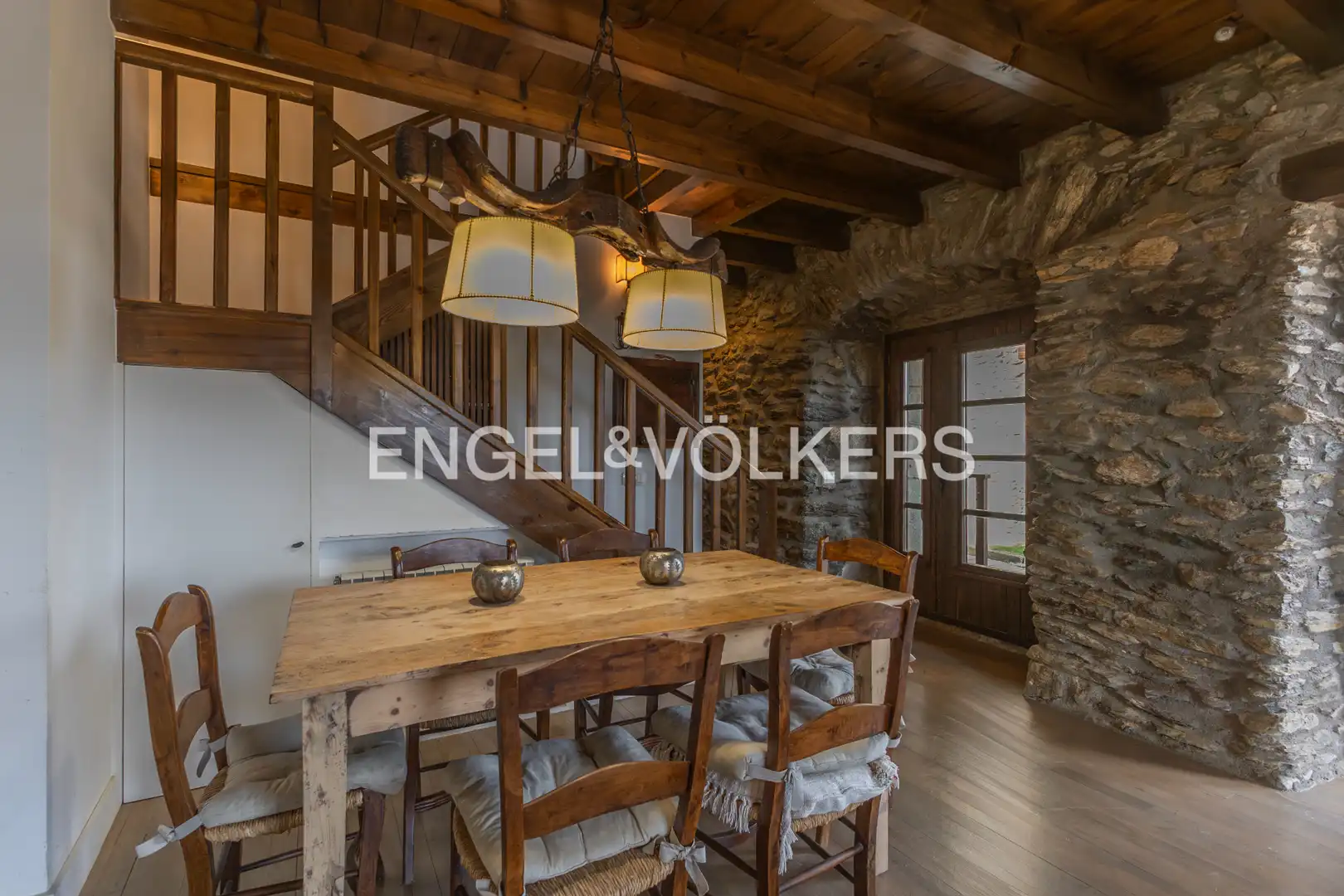 Comedor de Casa adosada en venta en Fontanals de Cerdanya con Calefacción, Parquet y Terraza