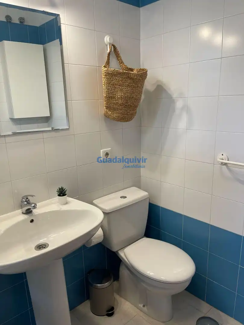 Bathroom of Flat for rent in Montequinto  with Air Conditioner and Furnished