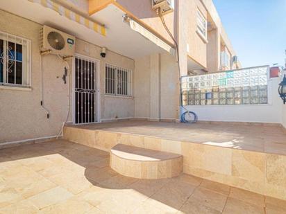 Terrassa de Casa adosada en venda en Torrevieja amb Aire condicionat, Piscina i Piscina comunitària