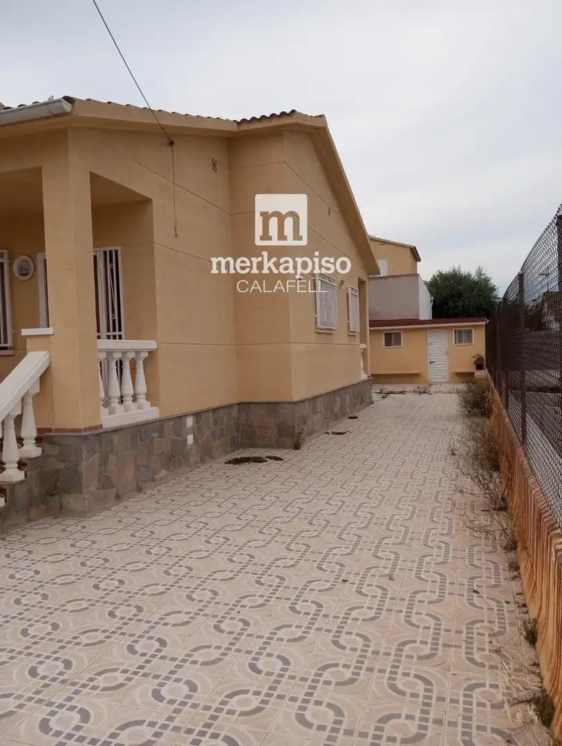Exterior view of Houses for sale in El Vendrell  with Heating, Terrace and Storage room