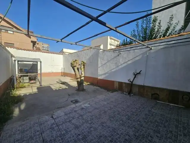 Terraza de Casa adosada de alquiler en Alcalá de Henares con Aire acondicionado y Jardín privado