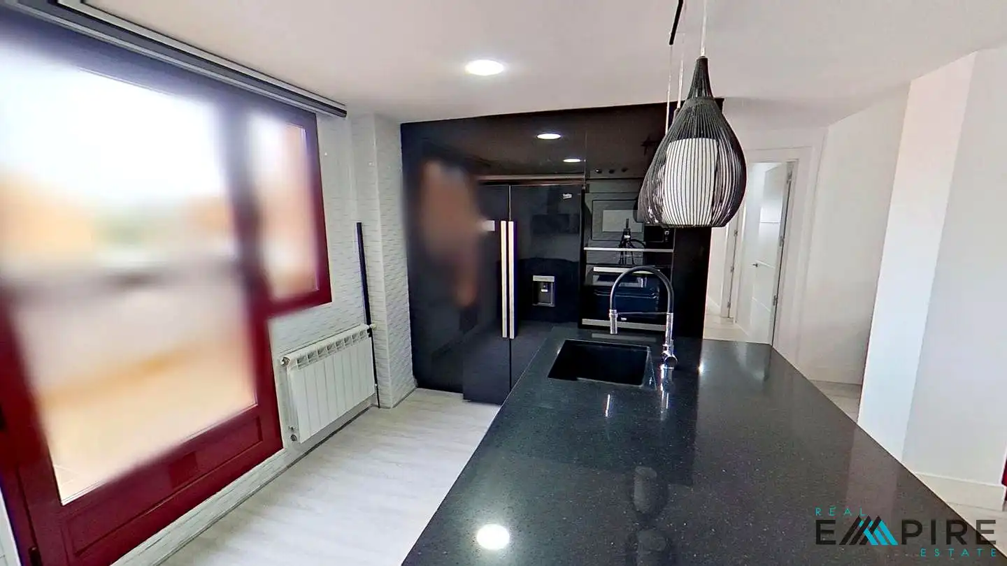 Cocina de Ático en venta en Illescas con Aire acondicionado, Calefacción y Jardín privado