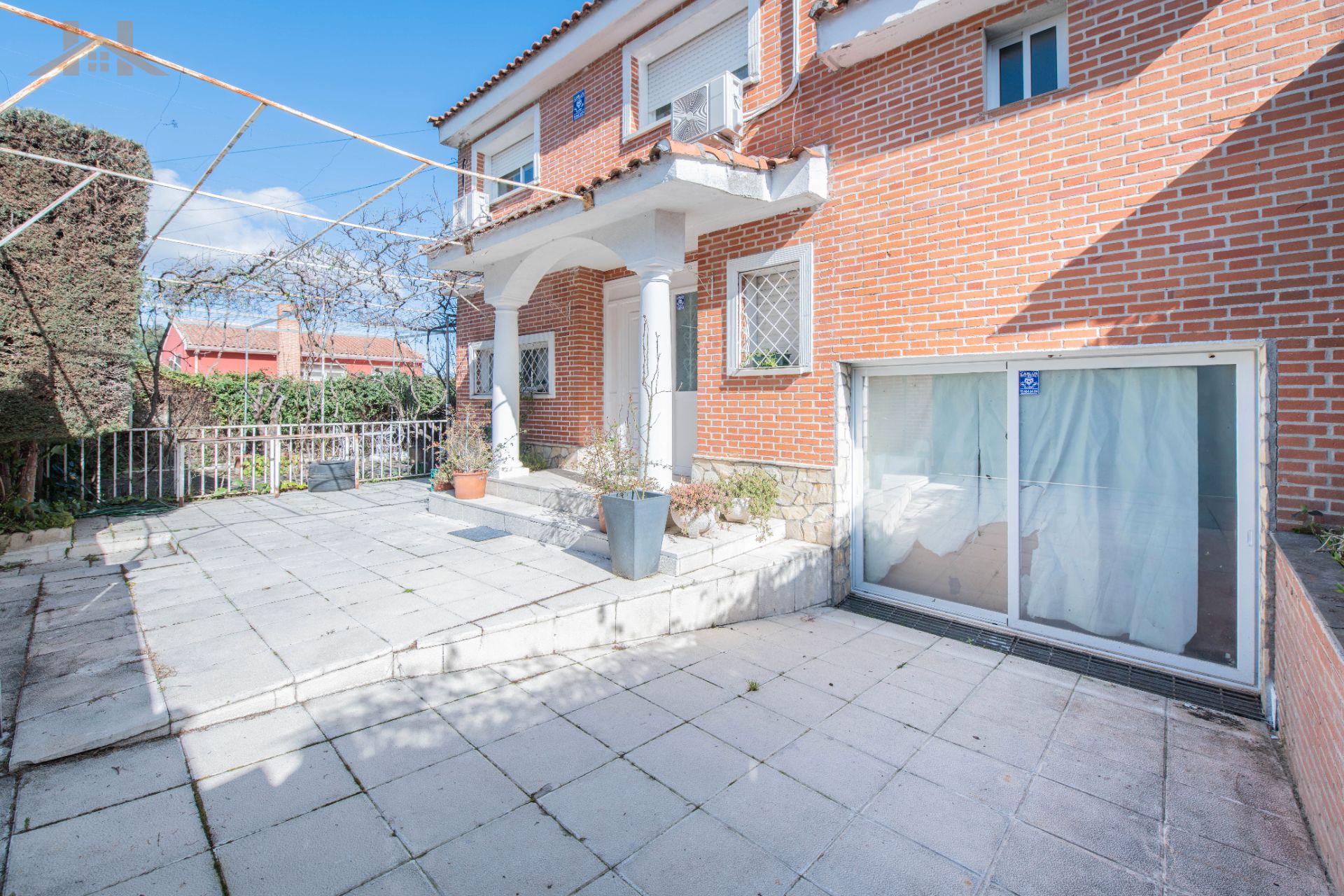 Exterior view of Single-family semi-detached for sale in Boadilla del Monte  with Air Conditioner, Heating and Private garden