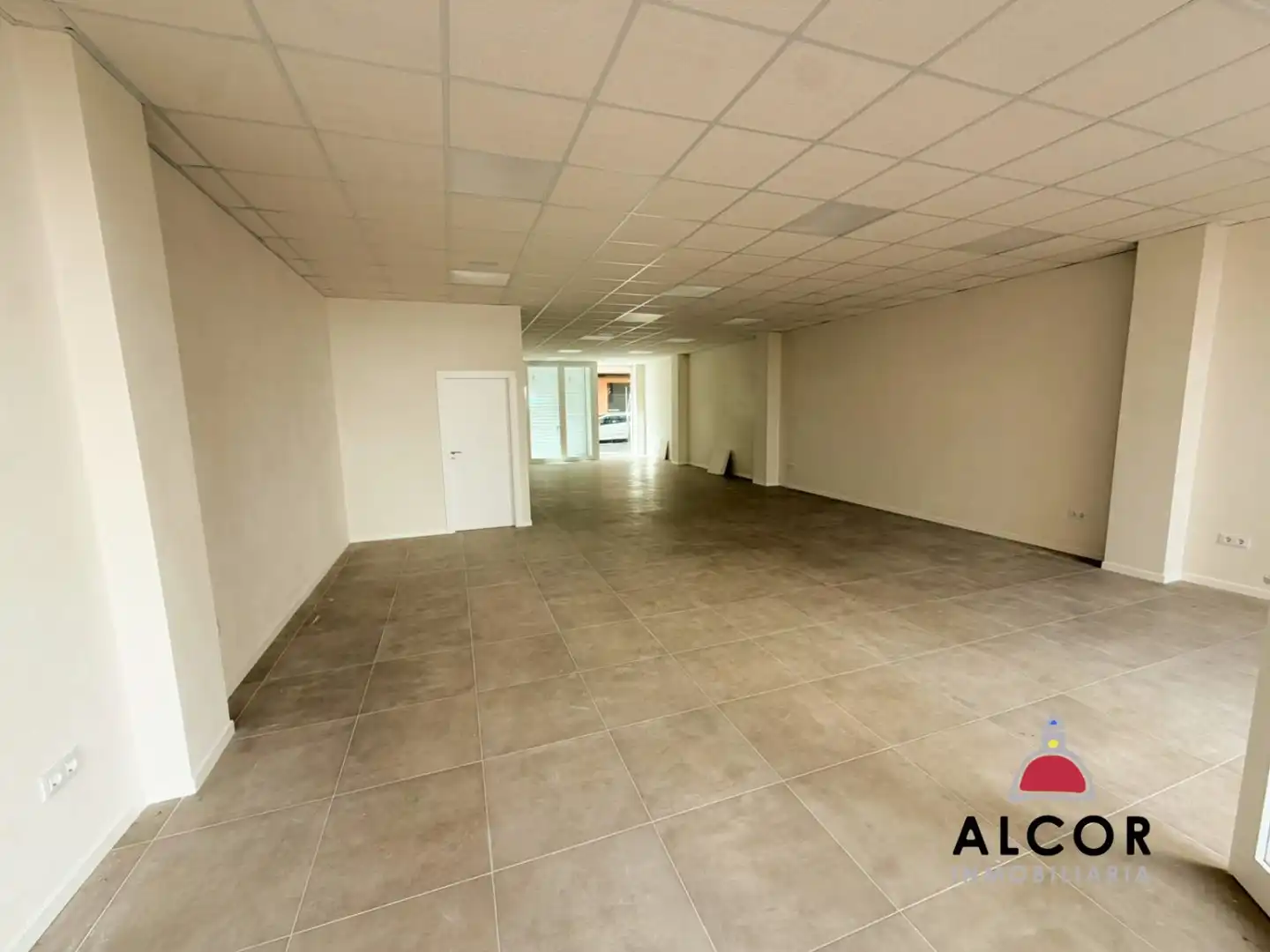 Local comercial en alquiler en Pueblo