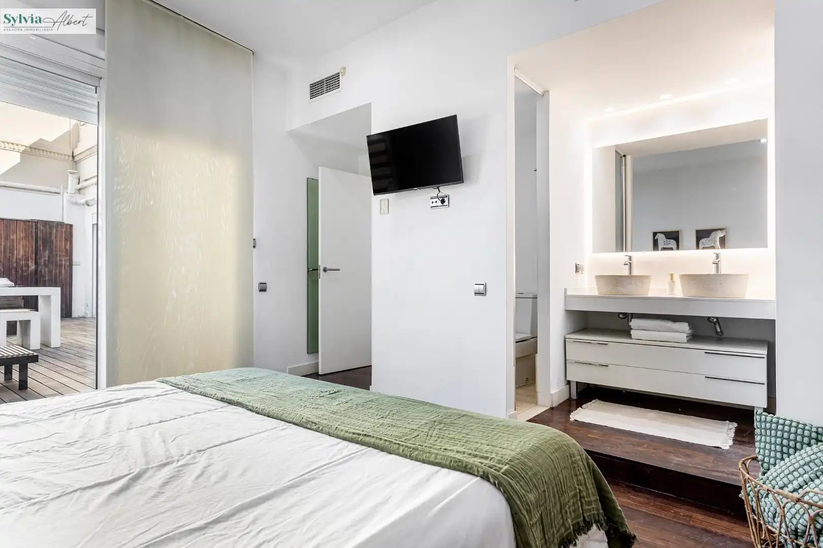 Habitación de Ático de alquiler en Valencia con Aire acondicionado, Parquet y Terraza