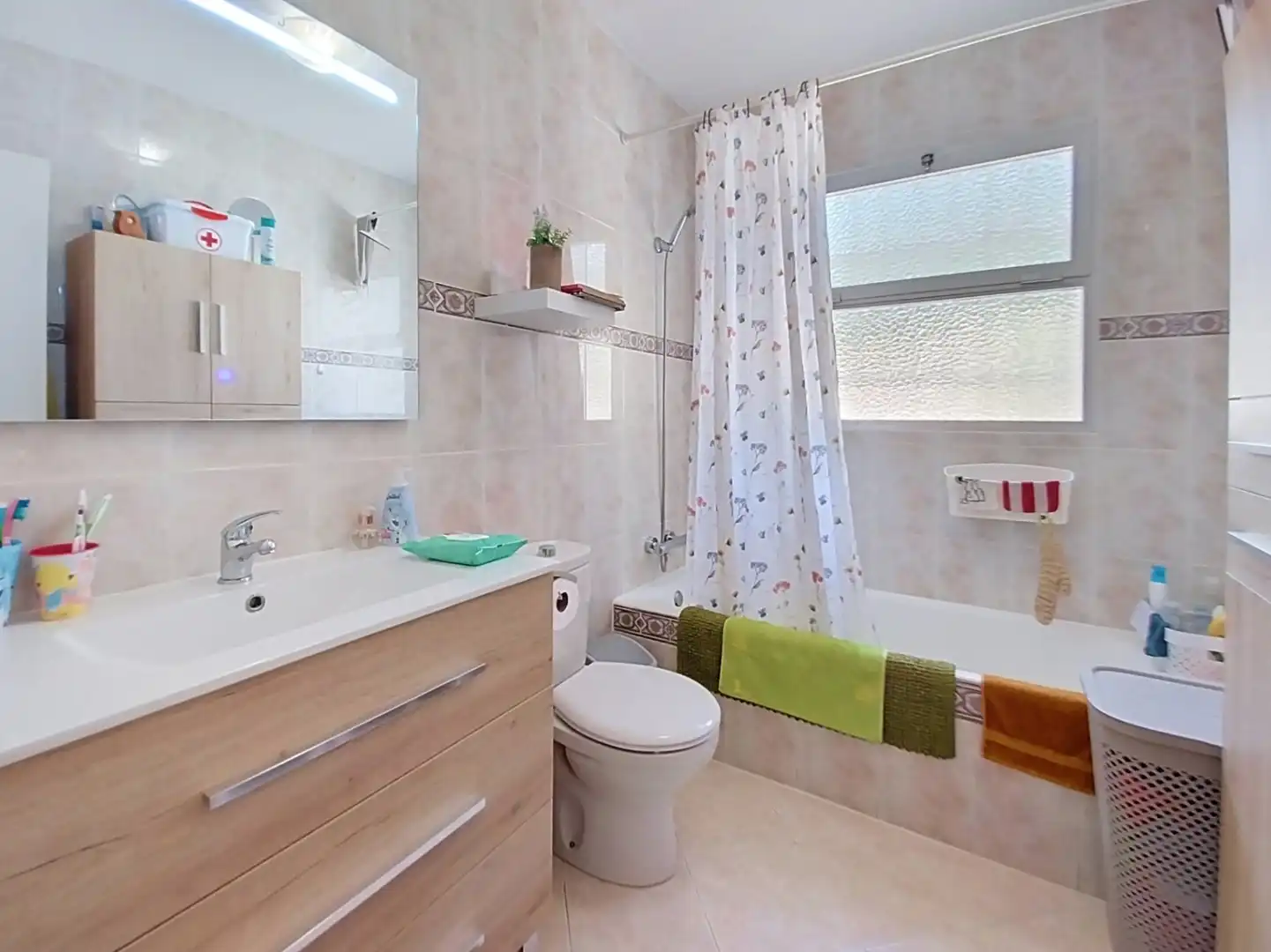 Bany de Casa o xalet en venda en La Nucia amb Aire condicionat, Jardí privat i Terrassa