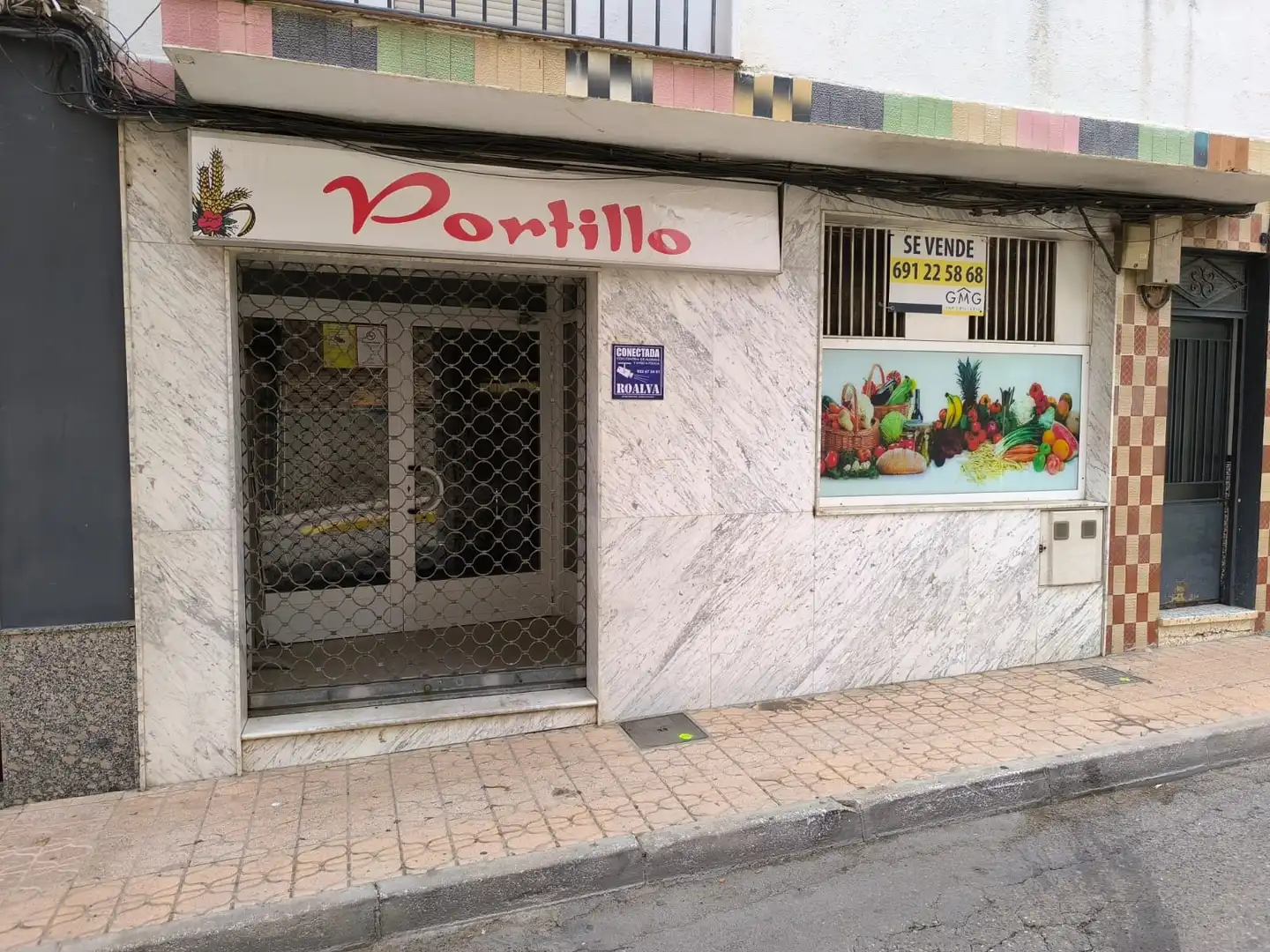 Locale commerciale in vendita a Calle Corredera 5
