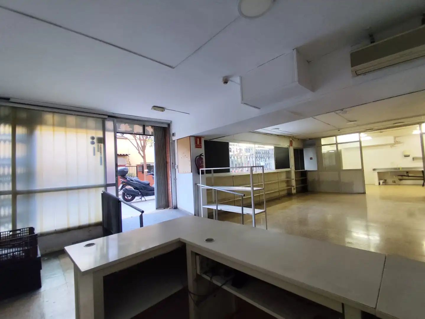 Commercial properties for sale in Barcelona  with Air Conditioner