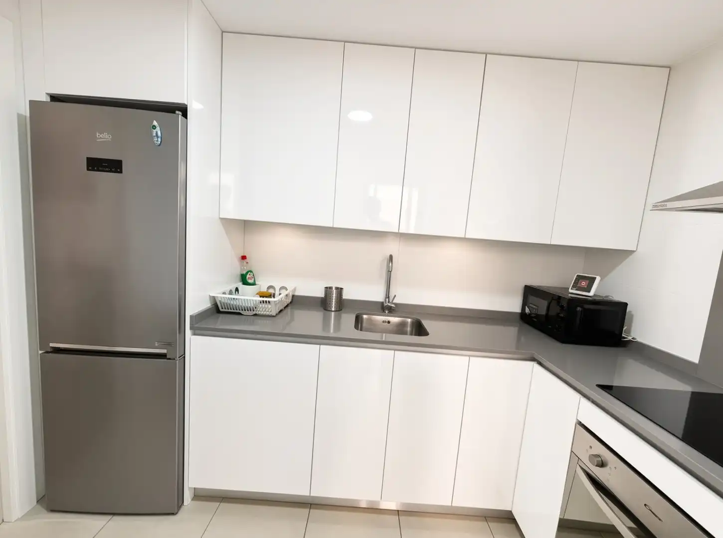 Cuina de Apartament en venda en Marbella amb Aire condicionat, Terrassa i Piscina
