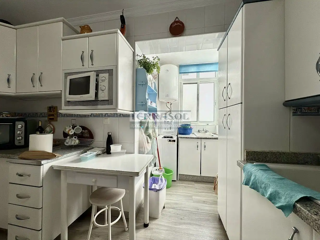 Cuina de Apartament en venda en Vélez-Málaga amb Jardí privat, Terrassa i Traster