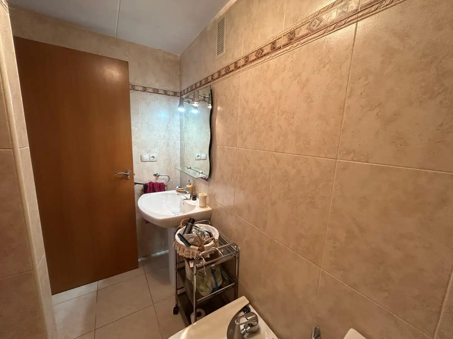 Badezimmer von Wohnung zum Verkauf in Cullera mit Klimaanlage und Möbliert