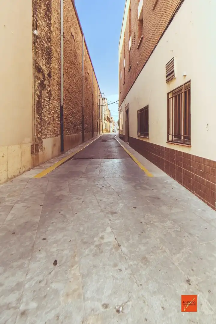 Vista exterior de Edificio en venta en Santa Bàrbara