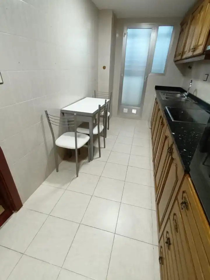 Cuina de Pis de lloguer en Teruel amb Calefacció, Traster i Moblat