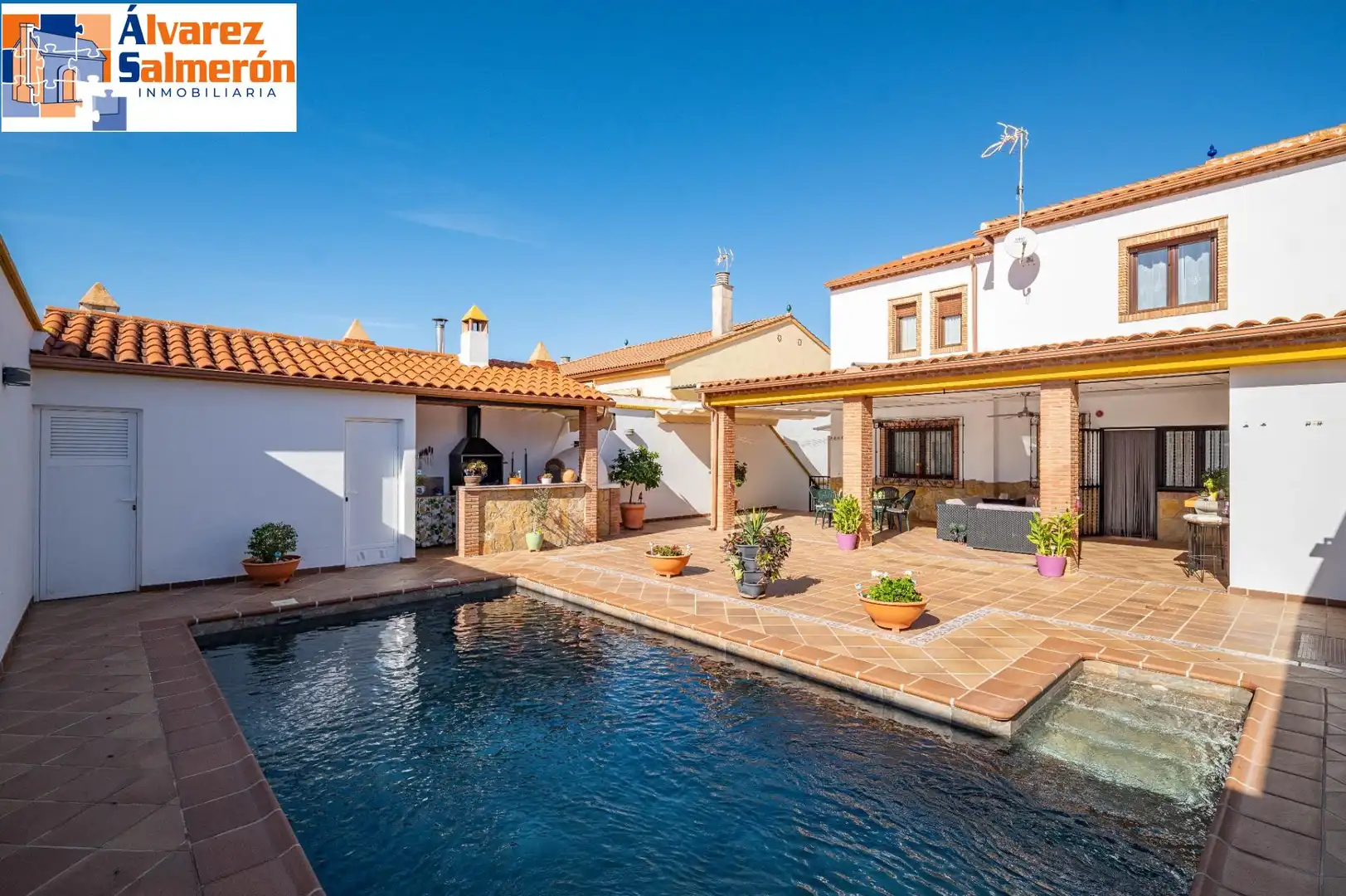 Vista exterior de Casa o xalet en venda en Albolote amb Aire condicionat, Calefacció i Terrassa