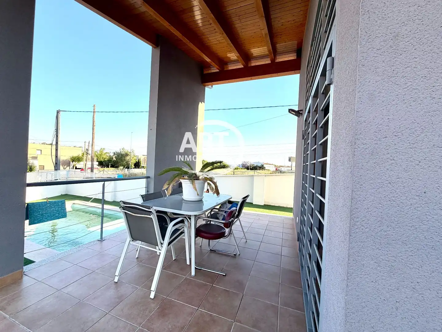 Terrassa de Casa o xalet en venda en La Pobla de Vallbona amb Aire condicionat, Calefacció i Jardí privat
