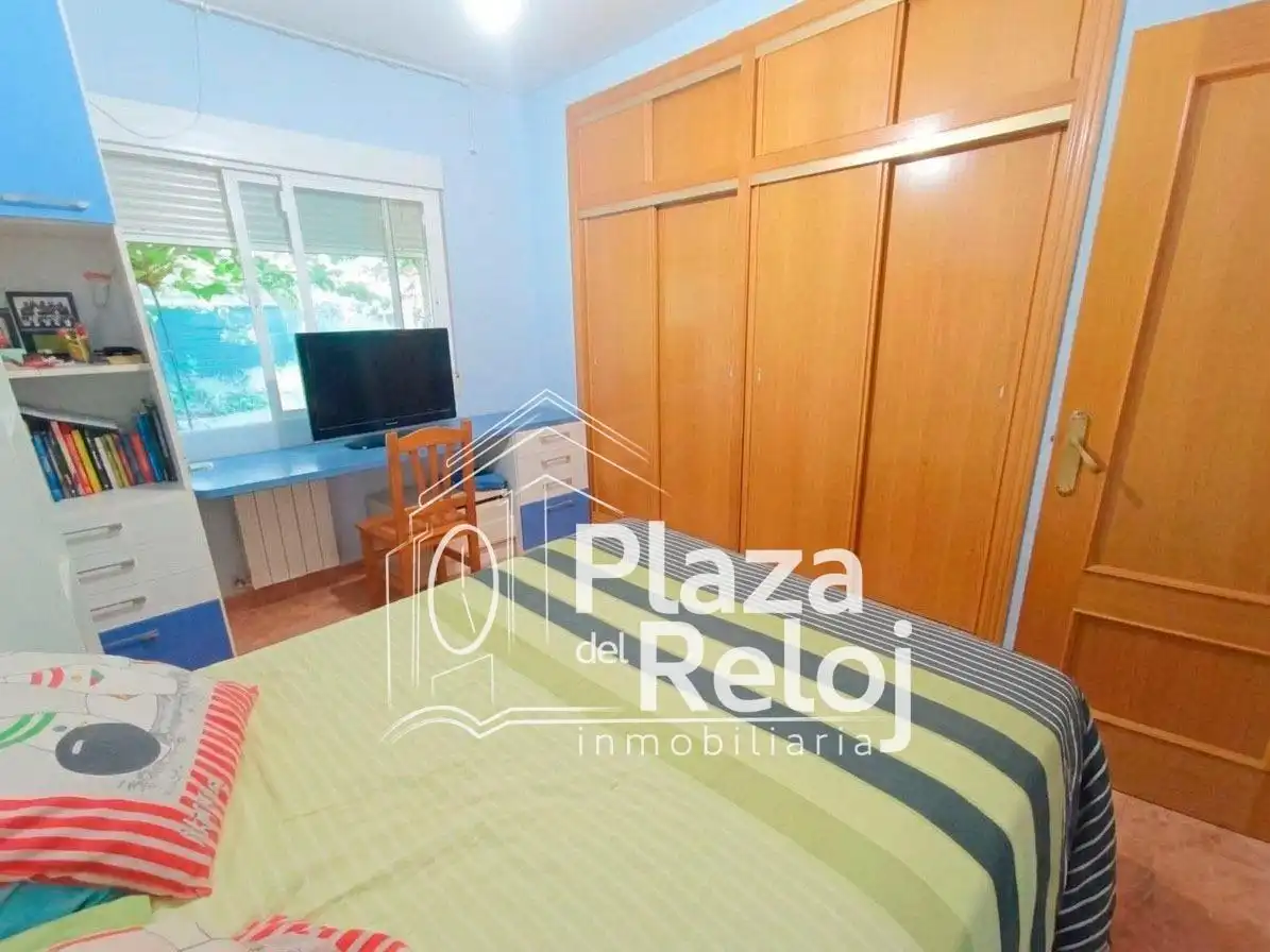 Habitación de Casa o chalet en venta en Cazalegas con Calefacción, Jardín privado y Piscina