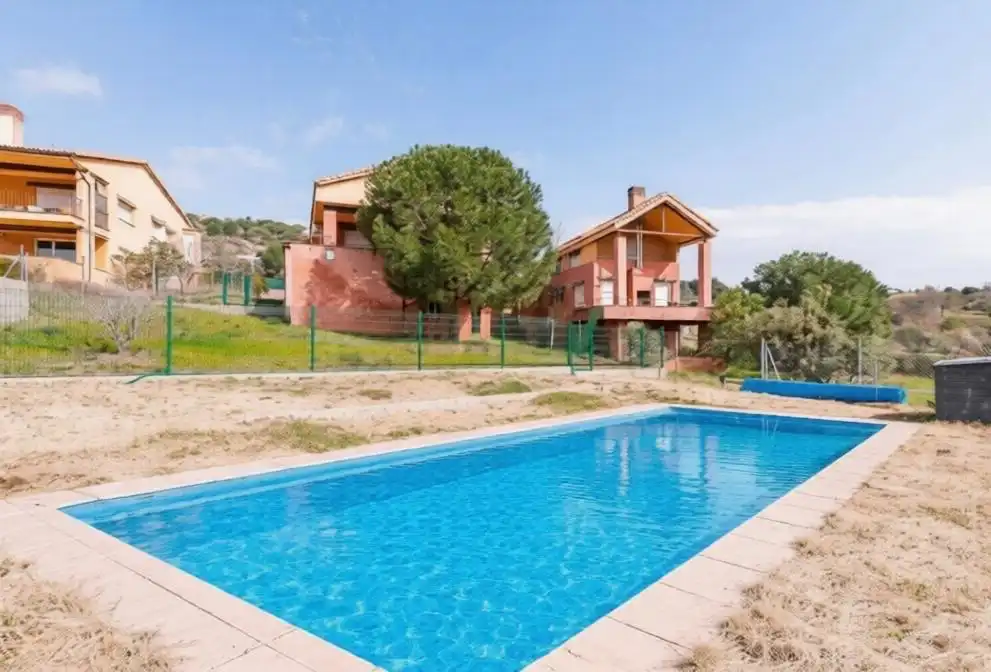 Piscina de Casa o chalet en venta en Robledo de Chavela con Aire acondicionado, Calefacción y Jardín privado