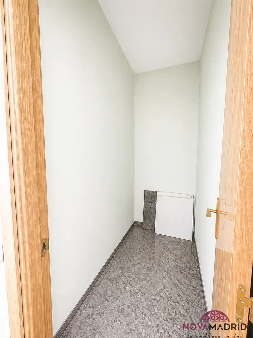 Commercial properties for sale in Fuenlabrada  with Air Conditioner