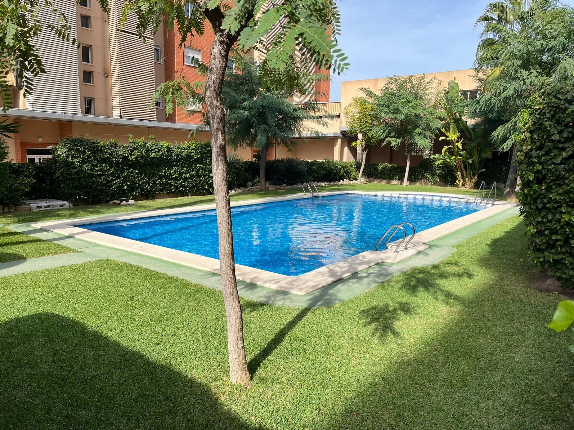 Piscina de Apartament de lloguer en Alicante / Alacant amb Calefacció, Balcó i Piscina comunitària