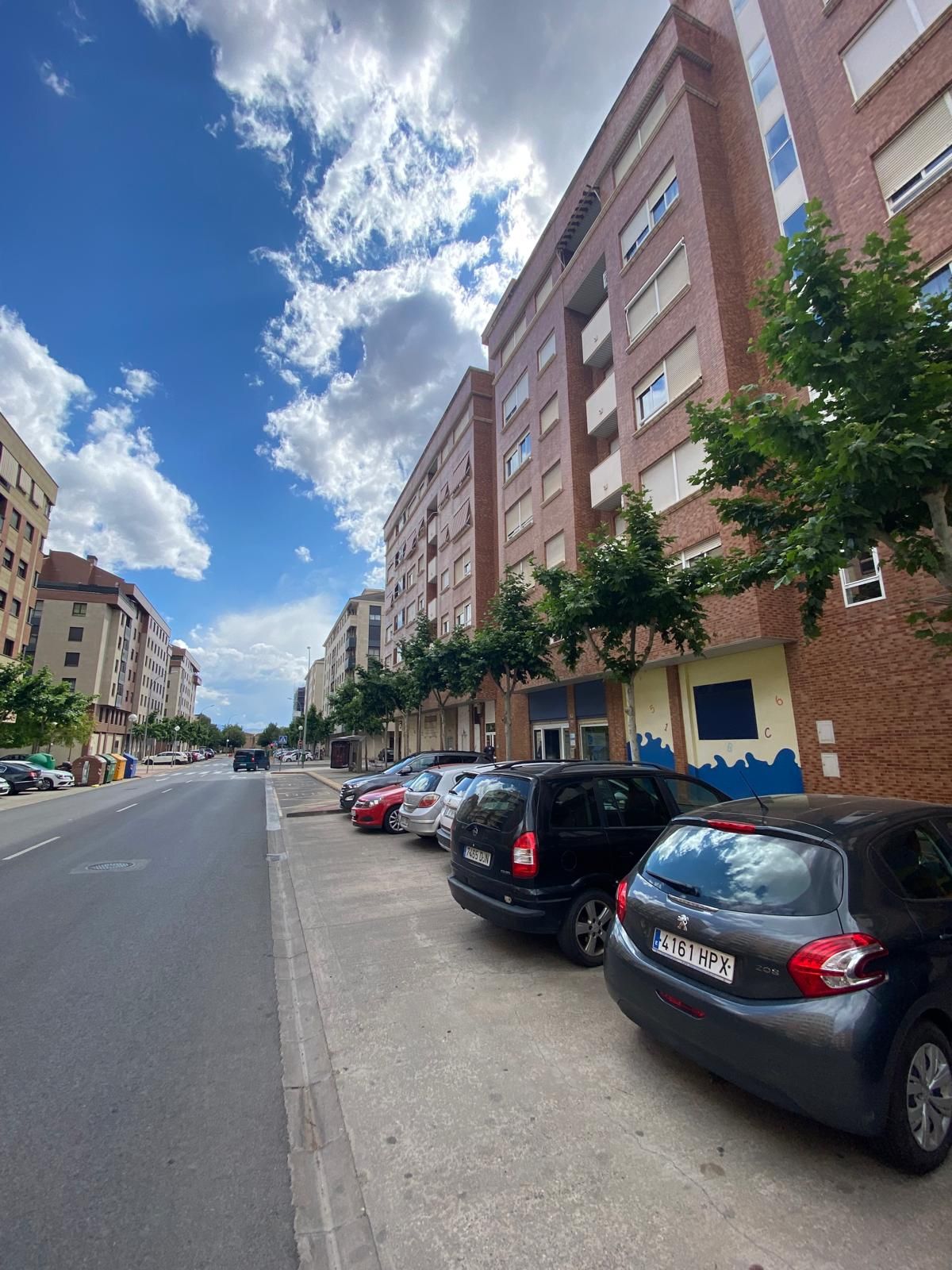 Vista exterior de Piso en venta en  Logroño con Calefacción, Parquet y Trastero