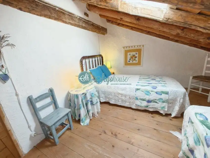 Habitación de Casa o chalet en venta en Escobar de Polendos con Calefacción y Trastero