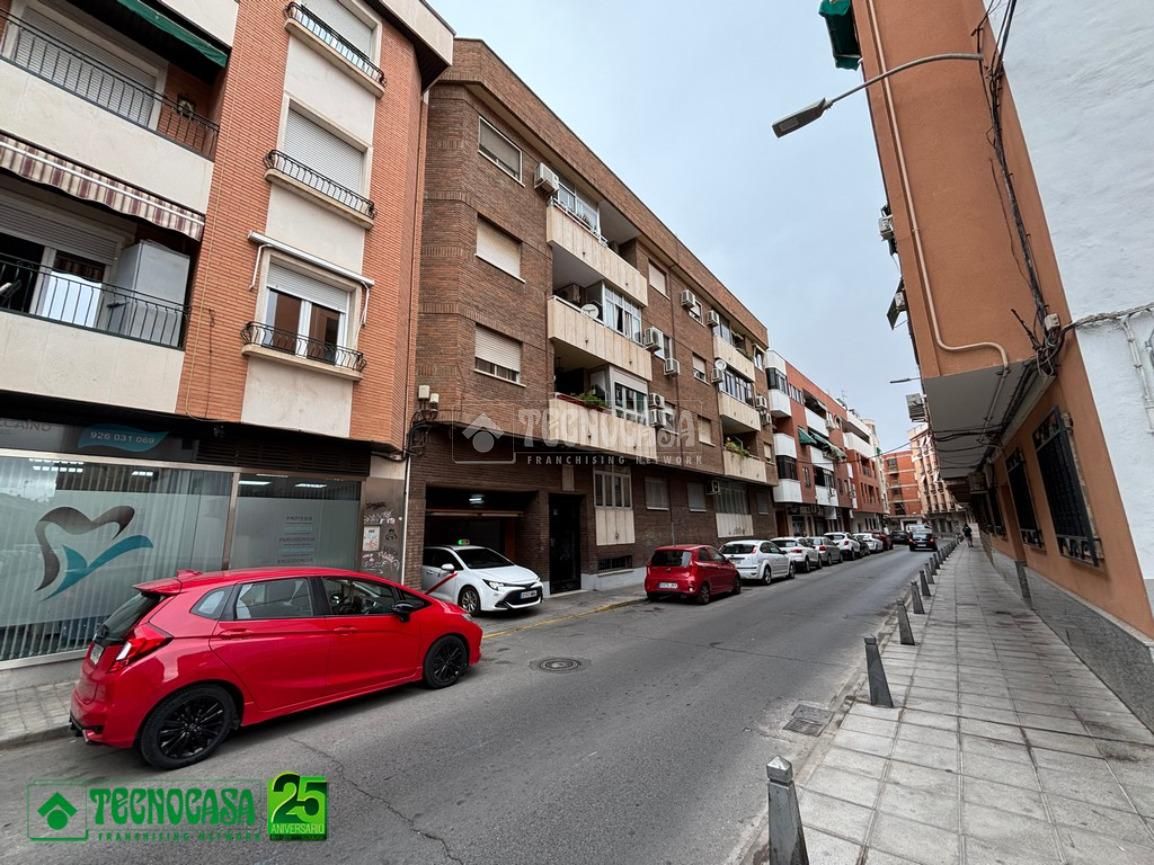 Vista exterior de Pis en venda en Ciudad Real Capital amb Aire condicionat, Calefacció i Terrassa