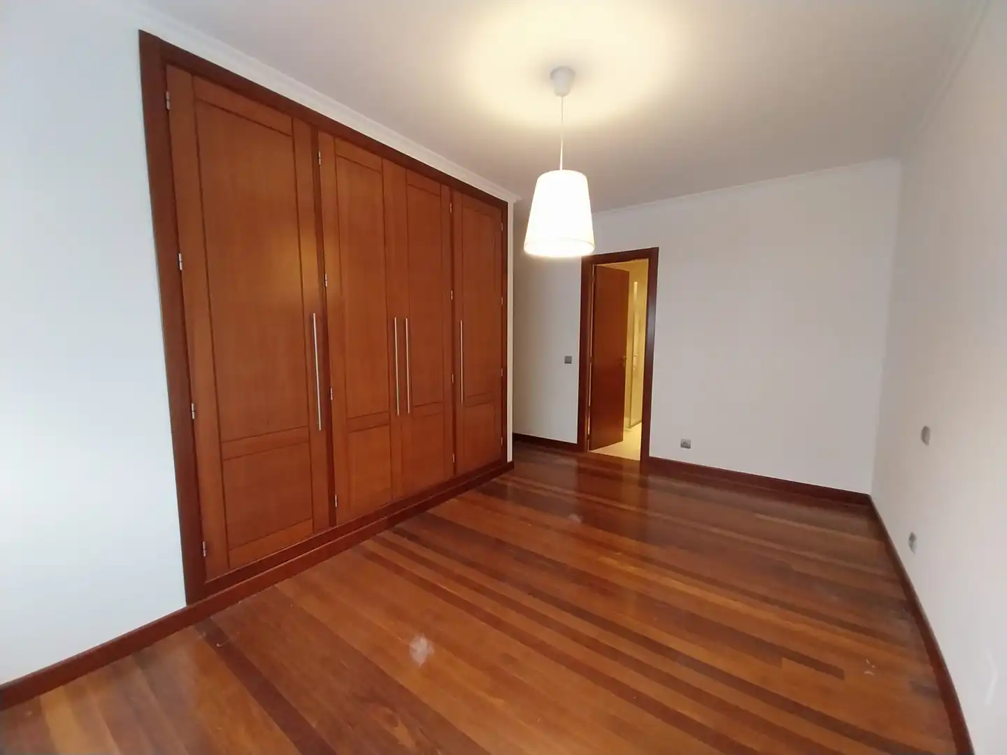 Wohnung zur Miete in Santander mit Heizung, Privatgarten und Abstellraum