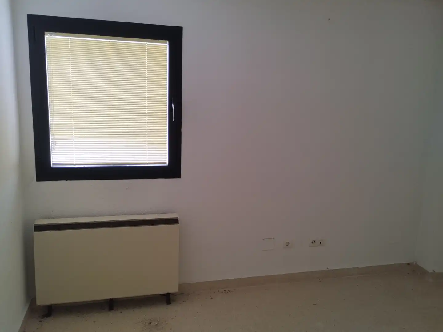 Habitación de Local en venta en Villafruela