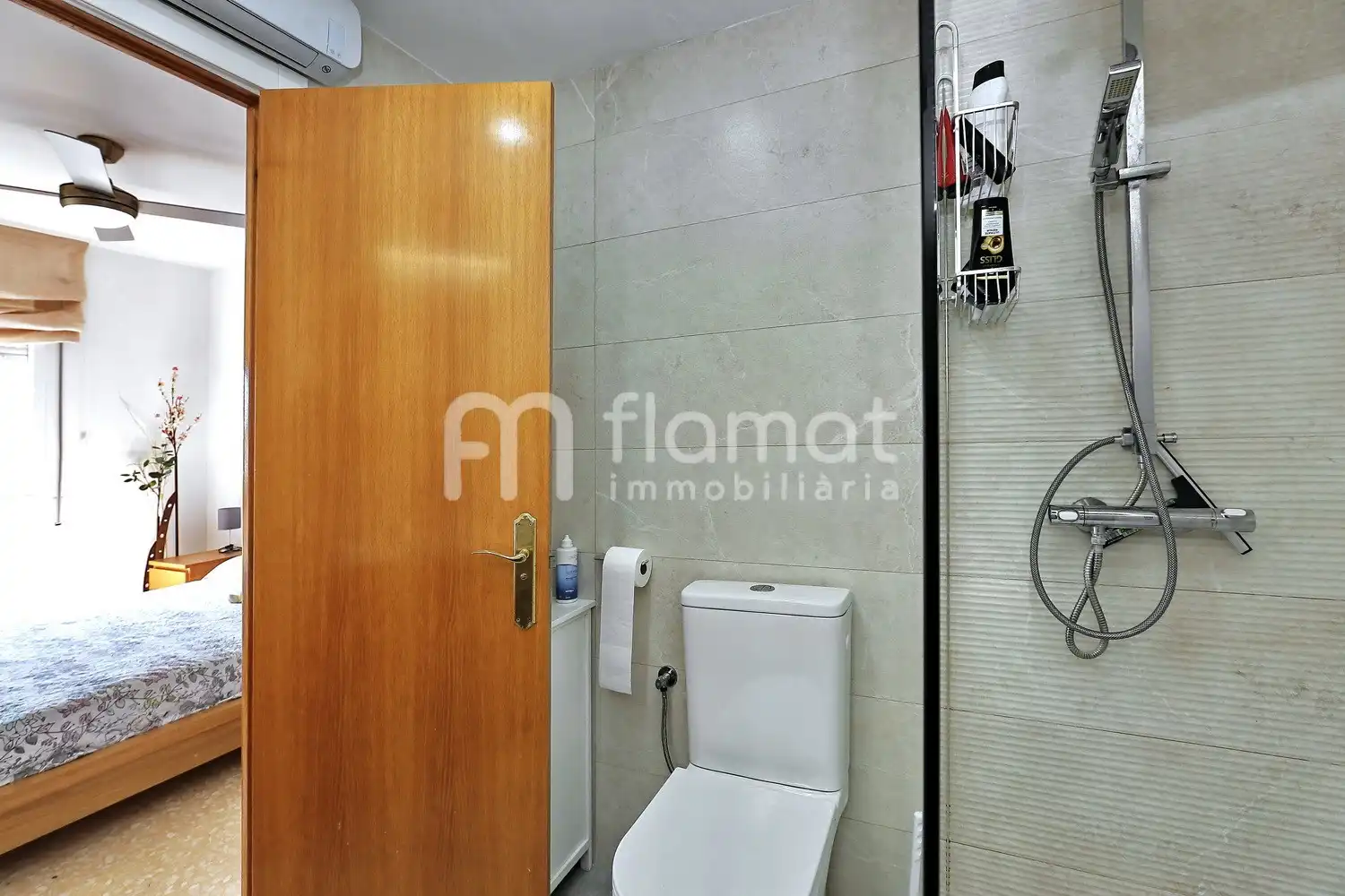 Bathroom of Flat for sale in Sabadell
