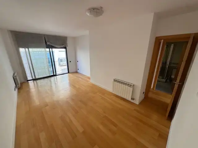 Sala d'estar de Pis de lloguer en Sant Cugat del Vallès amb Calefacció, Parquet i Traster