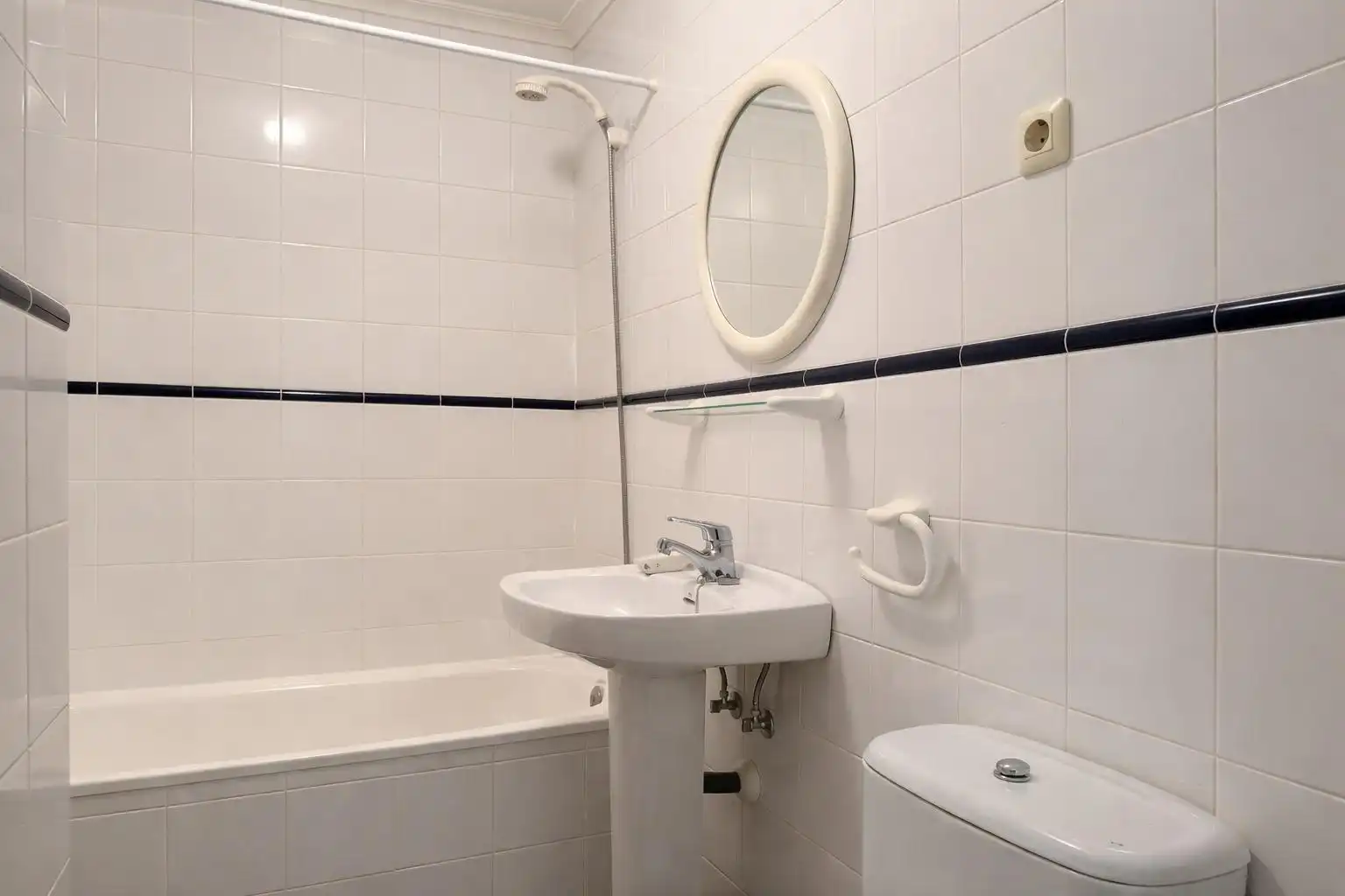 Bany de Dúplex en venda en Comillas (Cantabria) amb Calefacció, Terrassa i Balcó