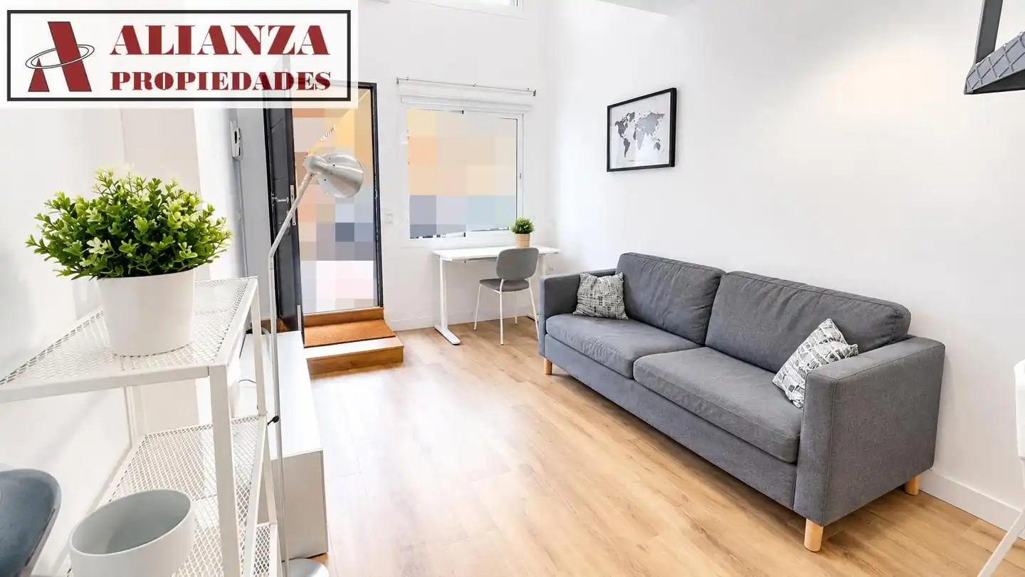 Living room of Study for rent in Málaga  with Air Conditioner