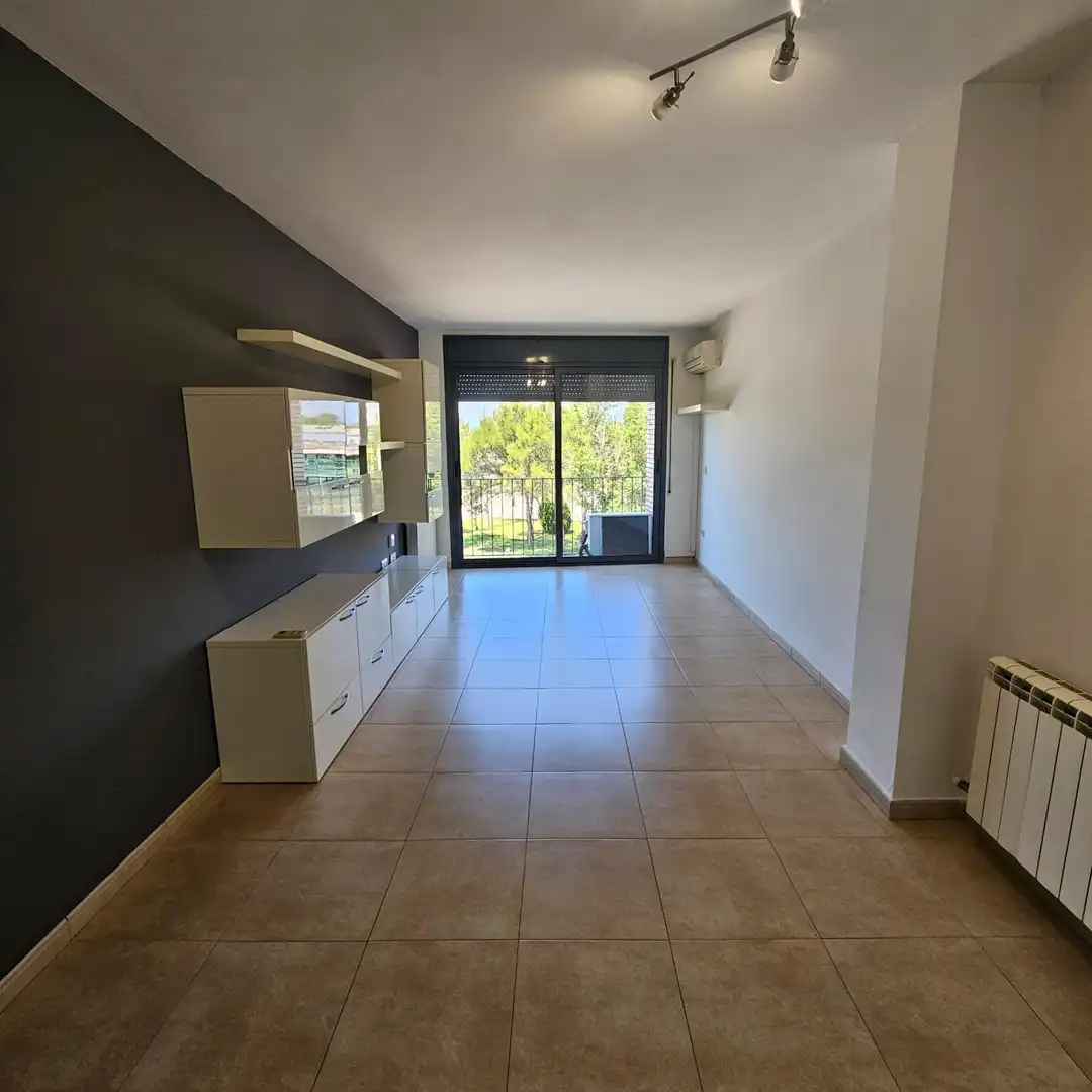 Sala de estar de Piso en venta en Cassà de la Selva con Aire acondicionado, Calefacción y Terraza