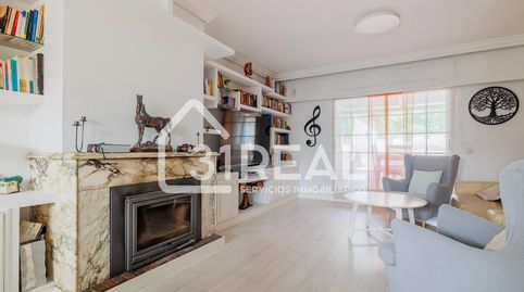 Foto 2 de Casa o xalet en venda a Calle Calle Miguel Aracil, Peñagrande, Madrid Capital